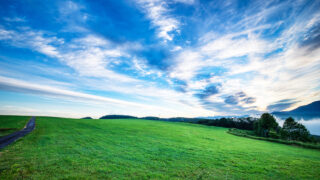 sky&hill
