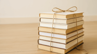 束ねた本